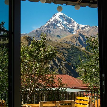 Hotel Planet Kazbegi Esterno foto