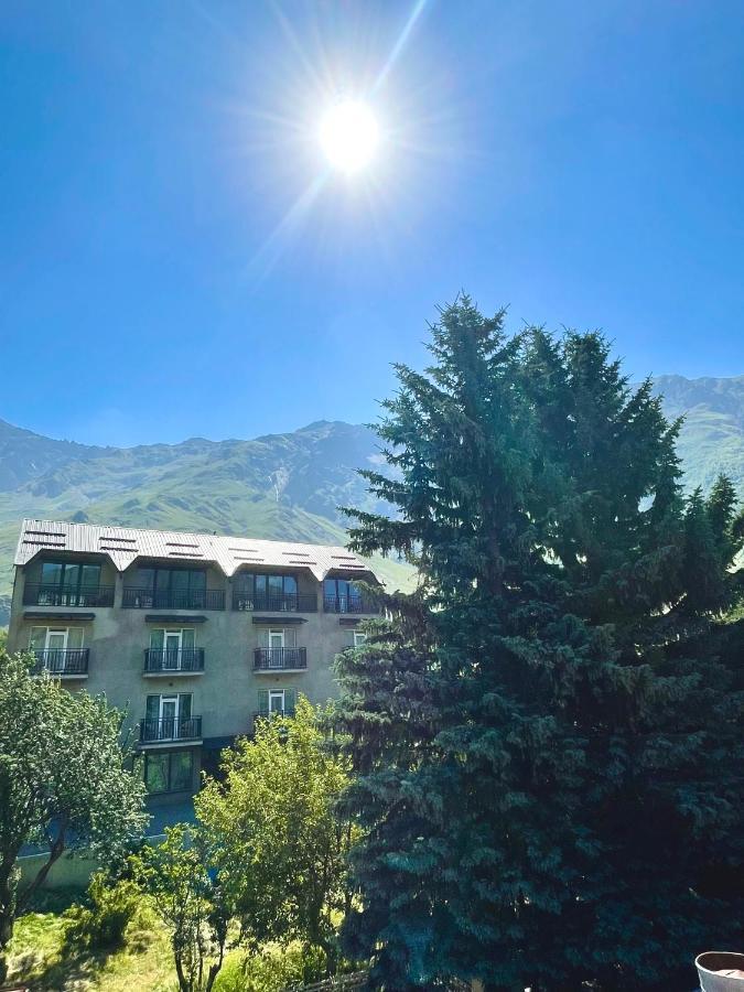 Hotel Planet Kazbegi Esterno foto
