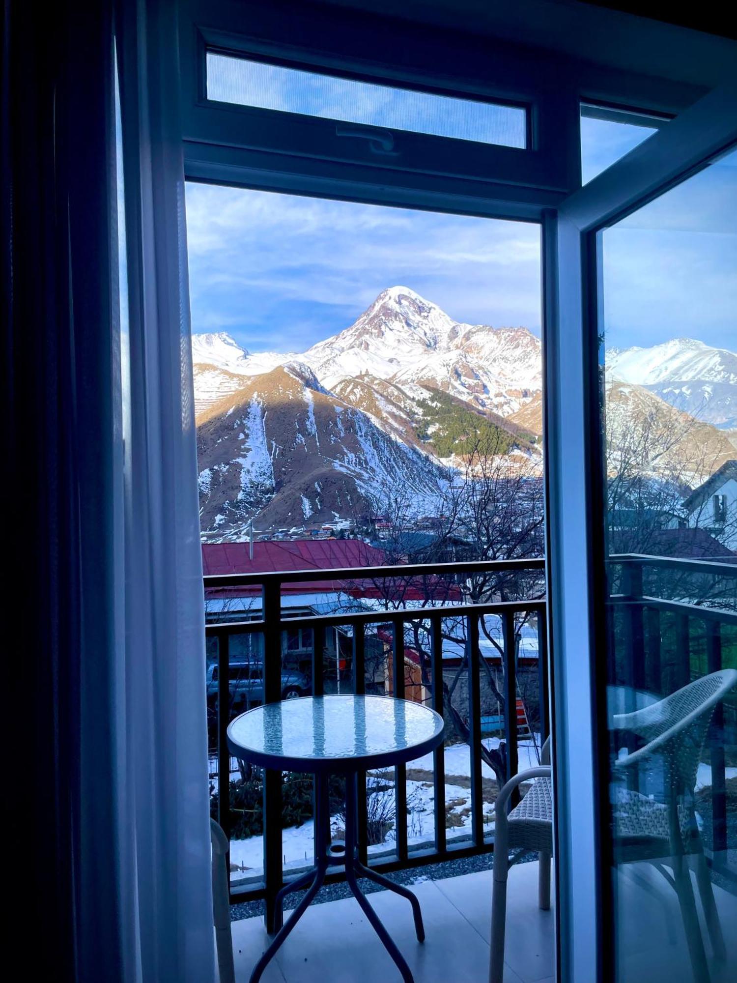 Hotel Planet Kazbegi Esterno foto