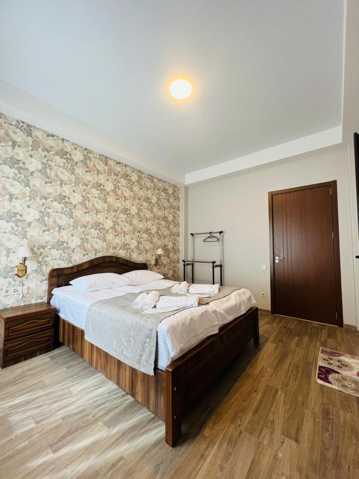 Hotel Planet Kazbegi Esterno foto