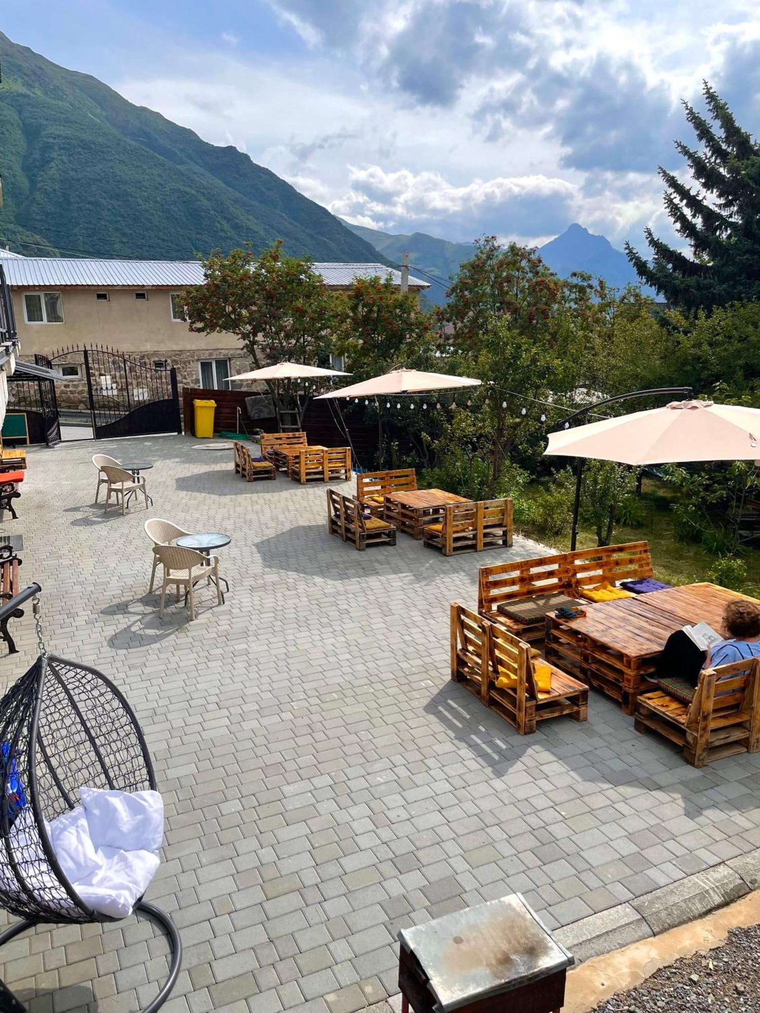 Hotel Planet Kazbegi Esterno foto